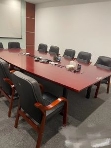 长期回收各种会议桌椅，各类型办公家具