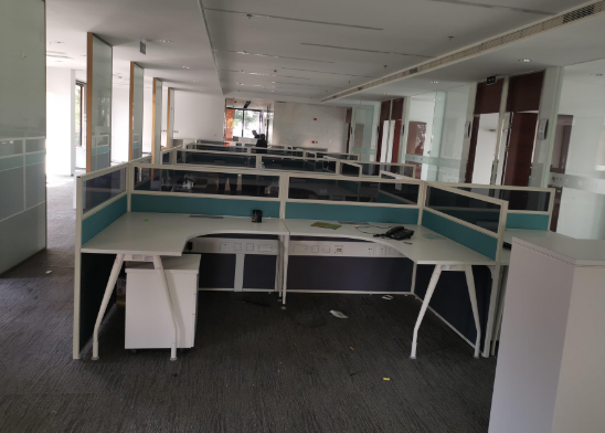 常年回收大量办公家具，学校办公楼家具